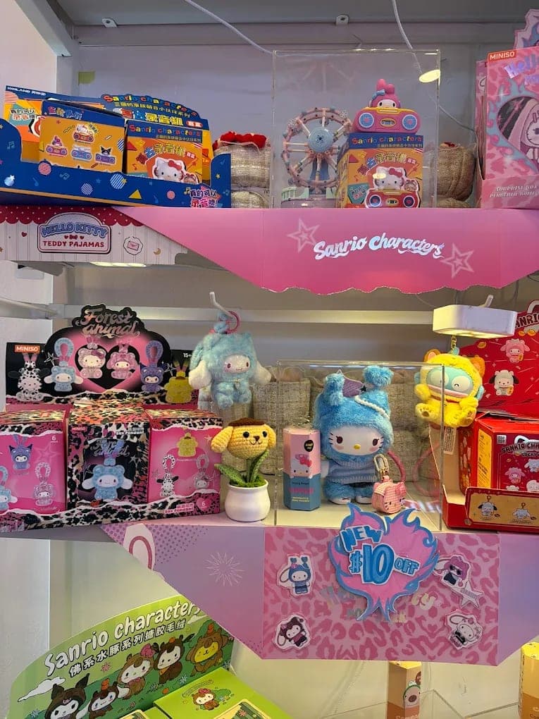 imizzu shelf of plush, blind boxes, and small gifts